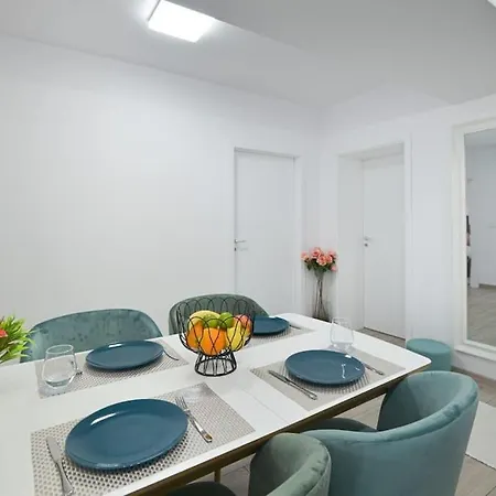 Casa Venus - Langa Iulius Mall Apartment *